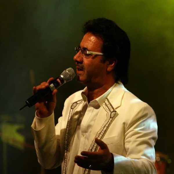 دانلود آهنگ من به زیبایی تو هرگز ندیدم