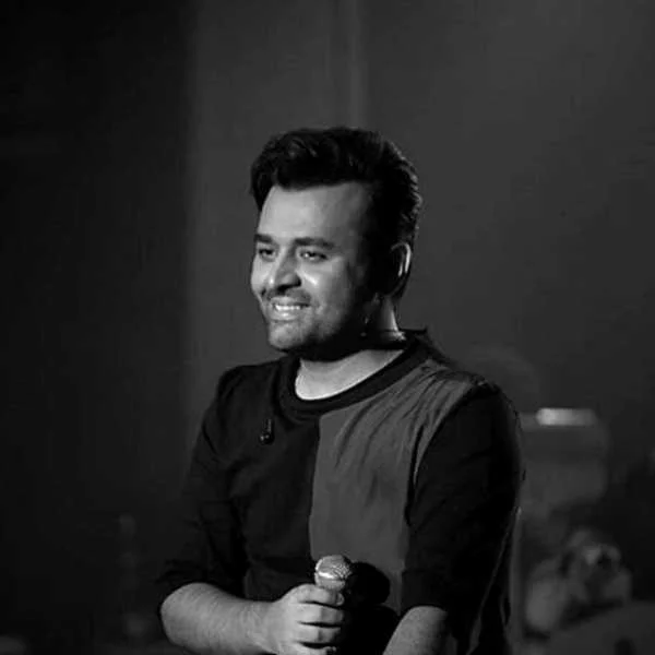 دانلود آهنگ صبح تا شب پیشت باشم قلبم برات پر میزنه