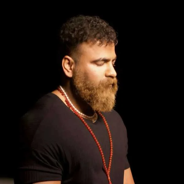 دانلود آهنگ دیگه باهام ست نمیزنی لاک قرمز نمیزنی