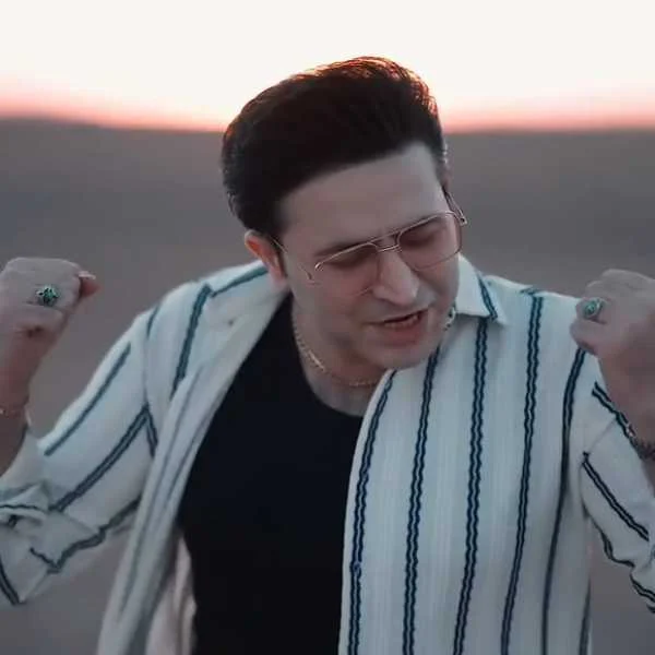 دانلود آهنگ حیف چشام که شبا همیشه اشک میریخت دانلود آهنگ حیف چشام که شبا همیشه اشک میریخت