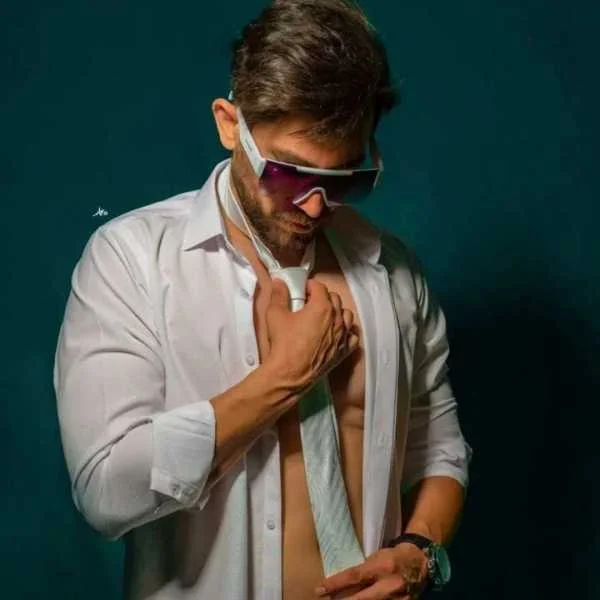 دانلود آهنگ حاج خانوم خیلی بلاس دلو میبره و خلاص