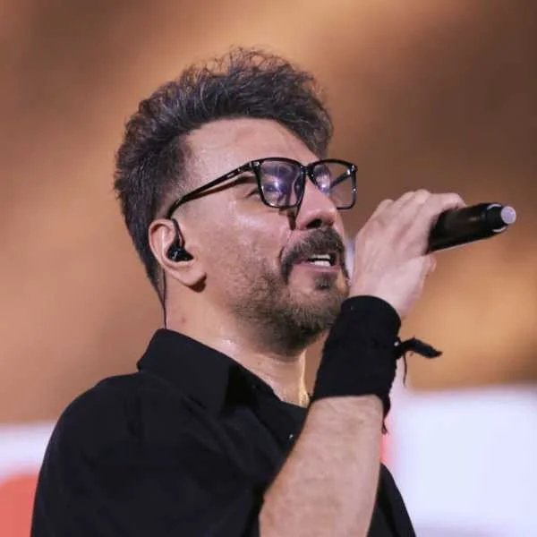 دانلود آهنگ بارون بازم هوای غم داره تورو زیادی کم داره