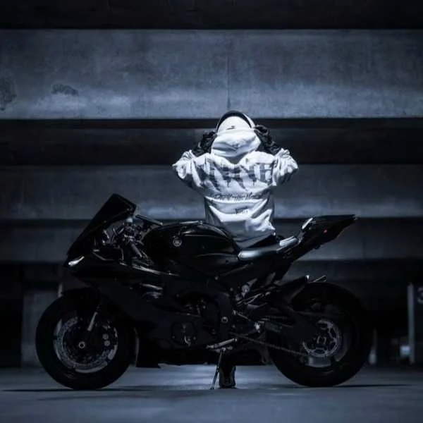 دانلود آهنگ عزیزم بپر بالا بیا پشتم سوار شو جون