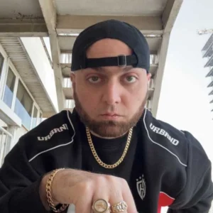 آهنگ دختره تیک تاکی بعد تو نزدم دیگه تیکو تاکی