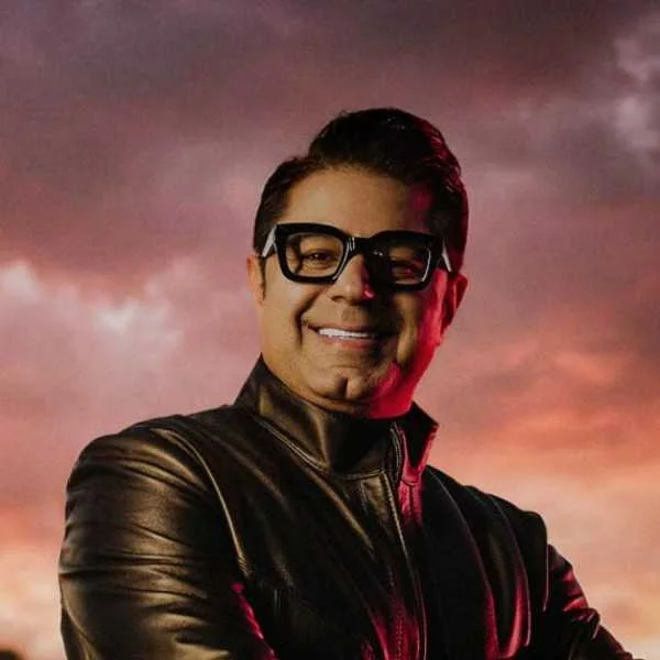 دانلود آهنگ حجت اشرف زاده فرمانروا