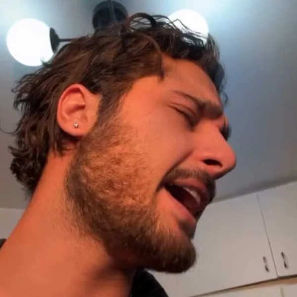 دانلود آهنگ شرایطم بدتر از اون که بدونیه