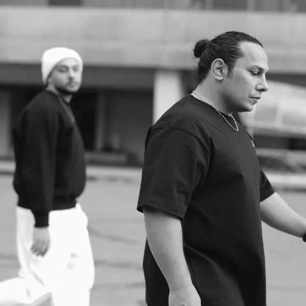 دانلود آهنگ چرا فكر كردی يكی جات منو آروم میكنه دانلود آهنگ چرا فكر كردی يكی جات منو آروم میكنه