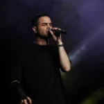 بی تو بد بینم به جاده به کسی که توی راهه