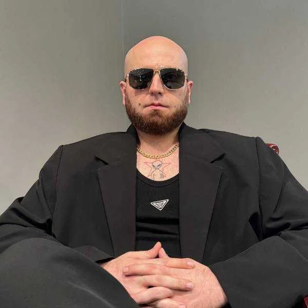 دانلود آهنگ هیپهاپولوژیست سرویس