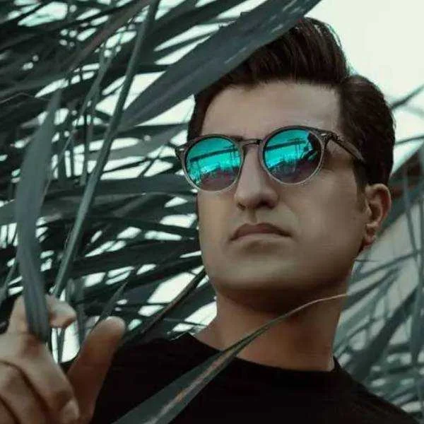 دانلود آهنگ محسن لرستانی حالشو میگیرم