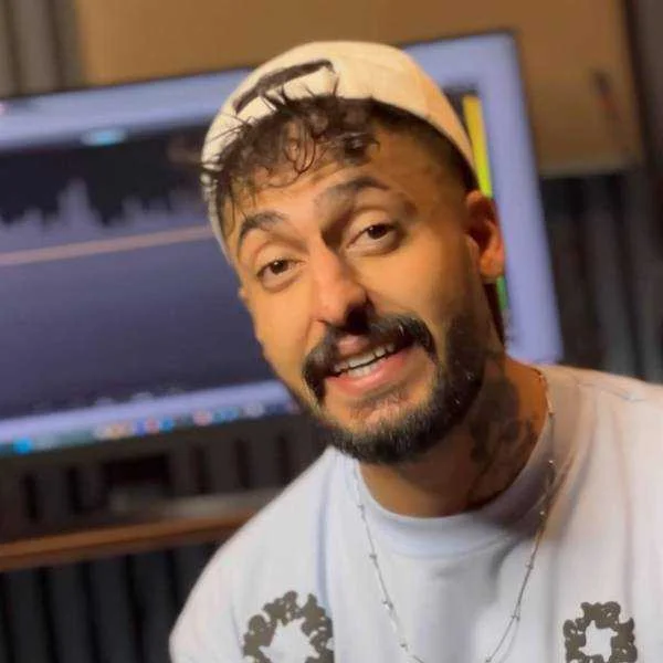 دانلود آهنگ تو مال منیا خوشگل منیا