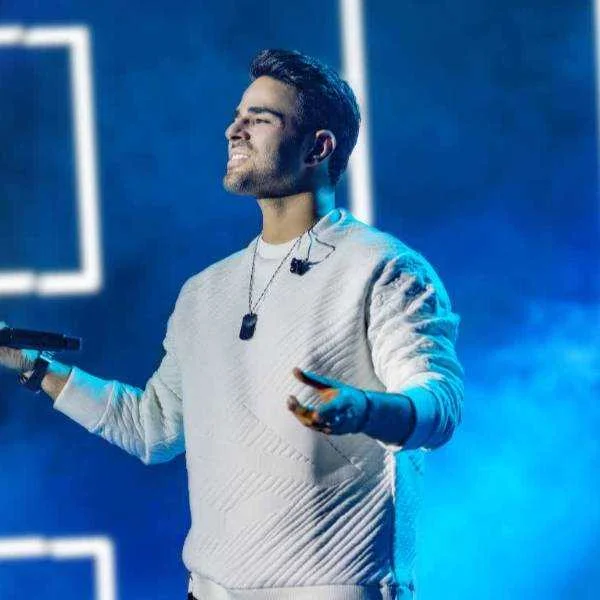 دانلود آهنگ ایوان بند خدارو داریم