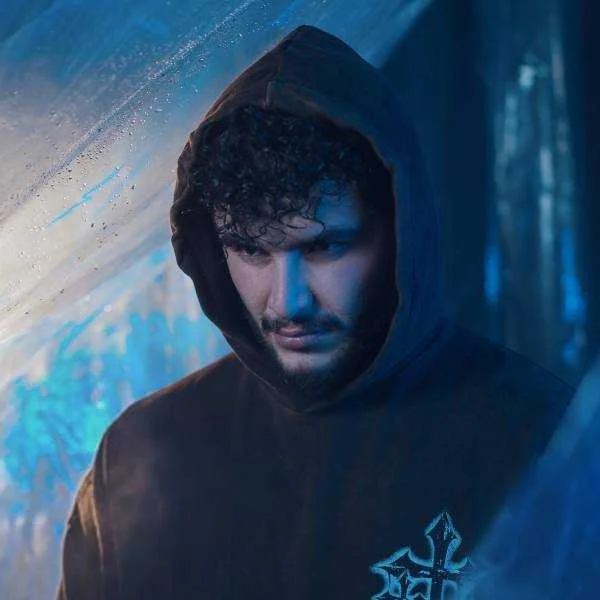 دانلود آهنگ بیر شهر یاندی منیم سنن سورا بو حالیما