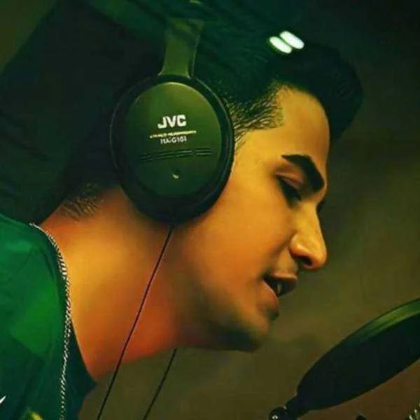 دانلود آهنگ اهورا الله دلم خیلی ازت پره دانلود آهنگ اهورا الله دلم خیلی ازت پره