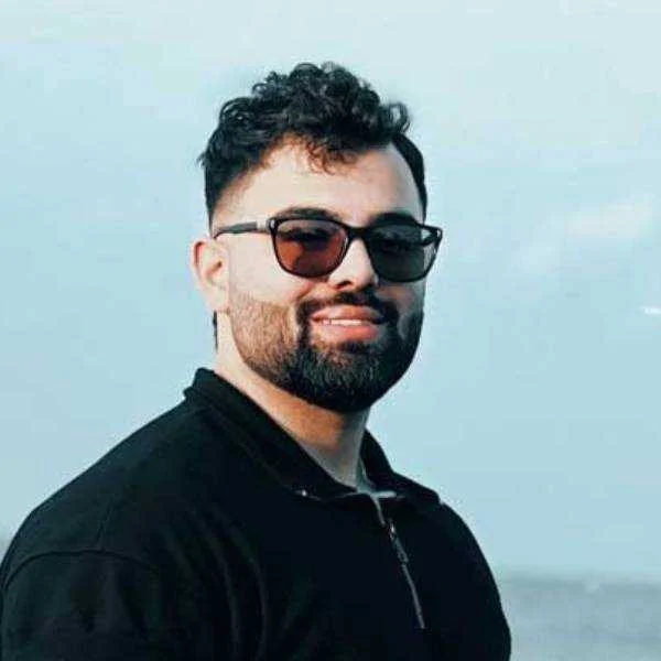 دانلود آهنگ امیرحسین شهرآیینی چه بغضی تو گلومه