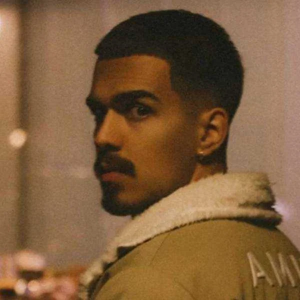 دانلود آهنگ چرا این دریای غم ساحل شادی نداره