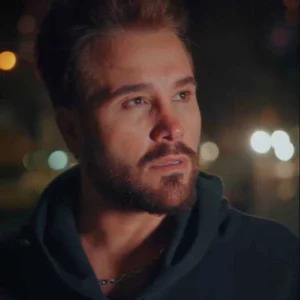 آهنگ آهنگ بزن بیرون جاده بارونه