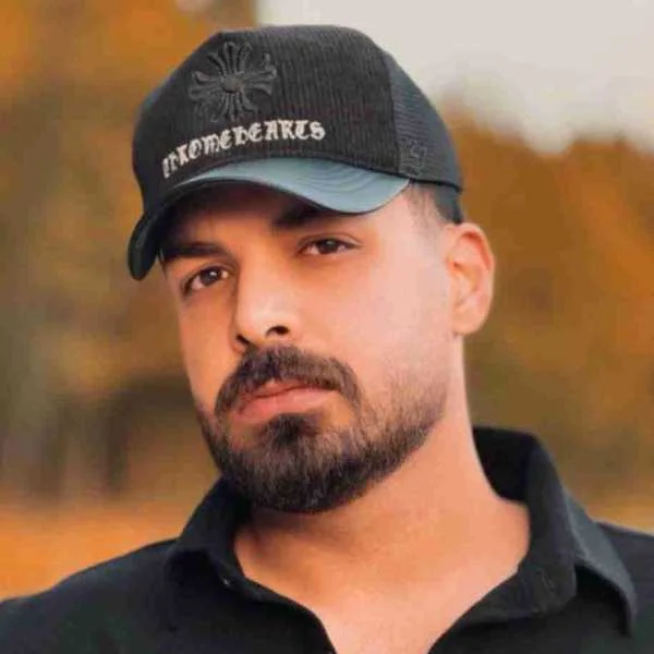 دانلود آهنگ دیگه نمیشم آدم قبلی نمونده برام دیگه قلبی