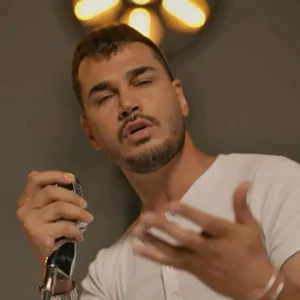 آهنگ منو شکستی شبا تو بغل کی مستی