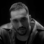 این روزا انگار دو نفرم