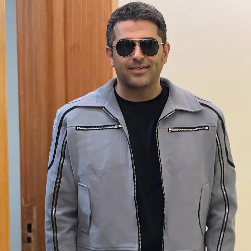 آهنگ نوازشم کن نوازشای دست تو تسکین دردای منه دانلود آهنگ نوازشم کن نوازشای دست تو تسکین دردای منه