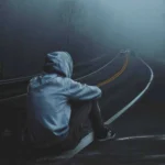 شدم یه پسری که تو خیابان پلاسه
