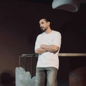 بزودی وینستون از کسری زاهدی