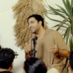 چشات قد یه دریانو مشکیش آسمونی