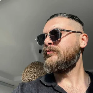 بزودی سینا پارسیان اسب سرکش